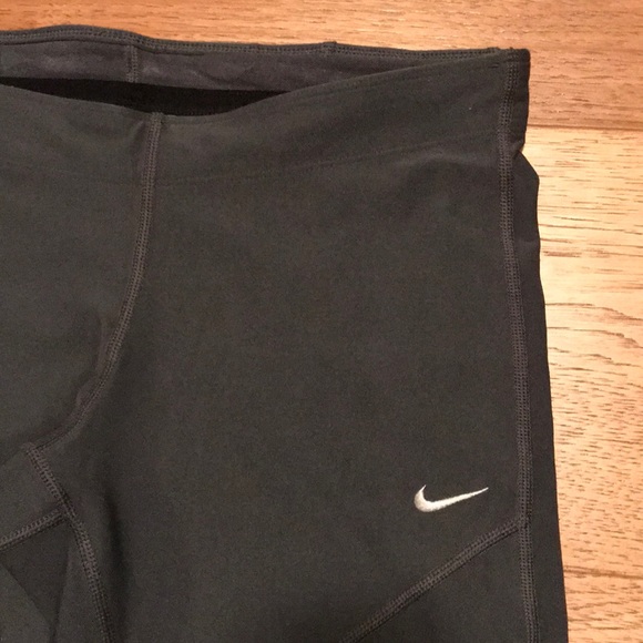 Nike Dri-Fit Gray Crop Legging - Picture 2 of 5